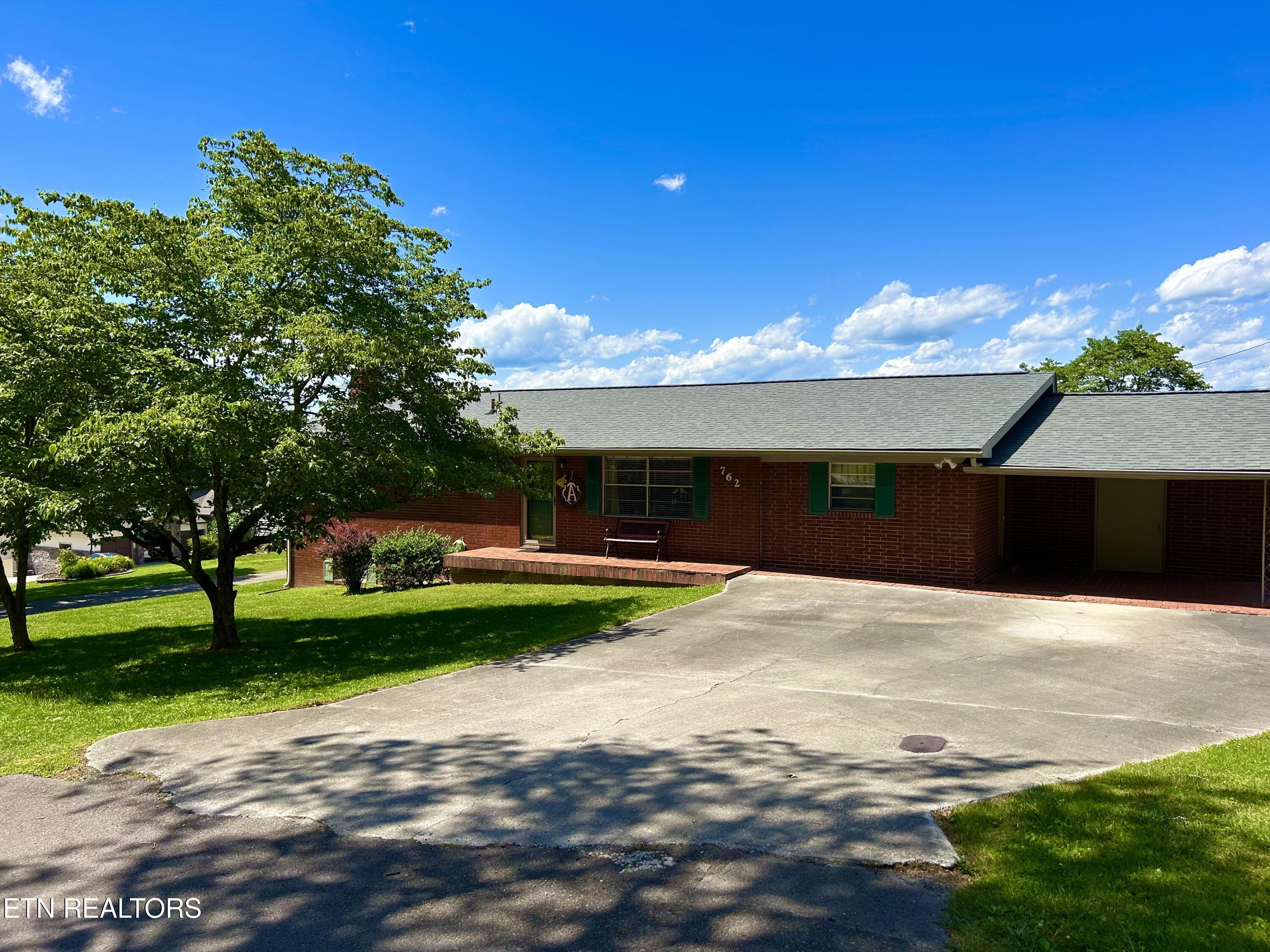 762 Commanche Drive