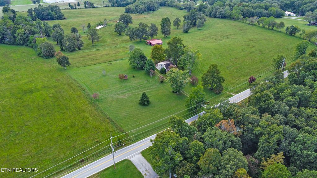 Photo of 1386 Pigeon Ridge Rd, Crossville, TN 38555 (MLS # 1314879)