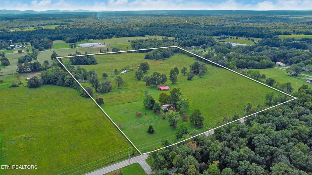 Photo of 1386 Pigeon Ridge Rd, Crossville, TN 38555 (MLS # 1314879)