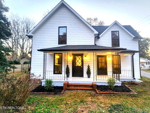 Photo of 1011 S Court St, Maryville, TN 37803 (MLS # 1322284)