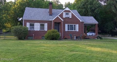 Single Family Residence in Knoxville TN 5207 Mohawk Drive.jpg