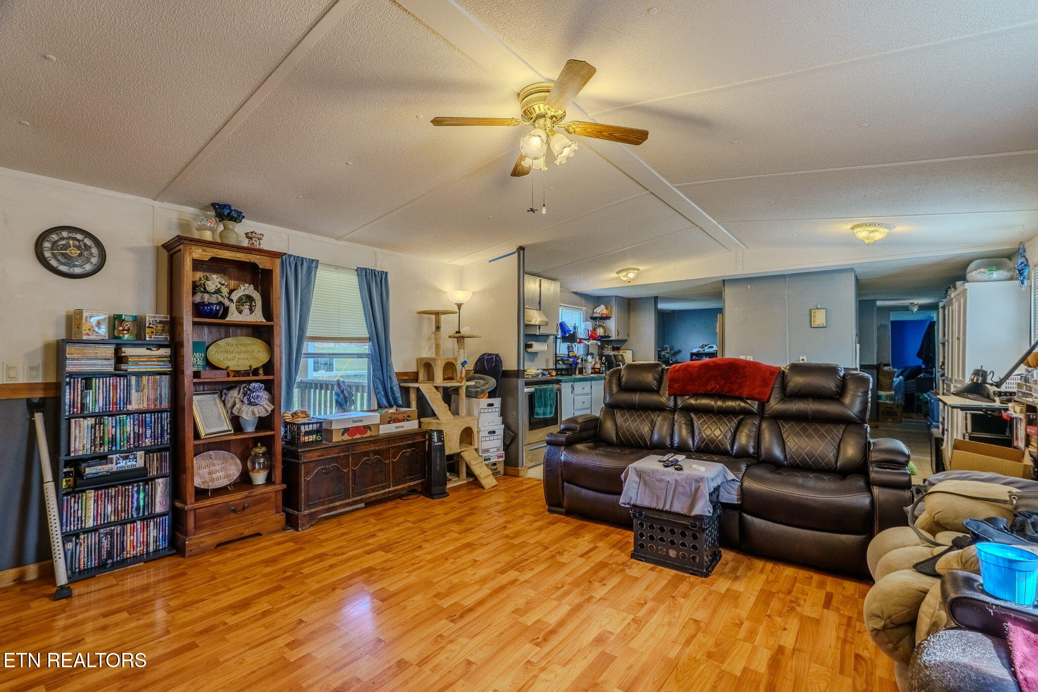 362 Raccoon Valley Rd