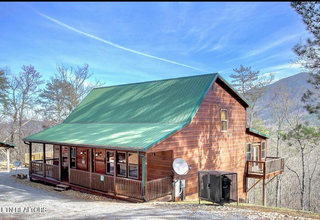 Photo of 3508 Mountain Glenn Way, Sevierville, TN 37862 (MLS # 1328810)