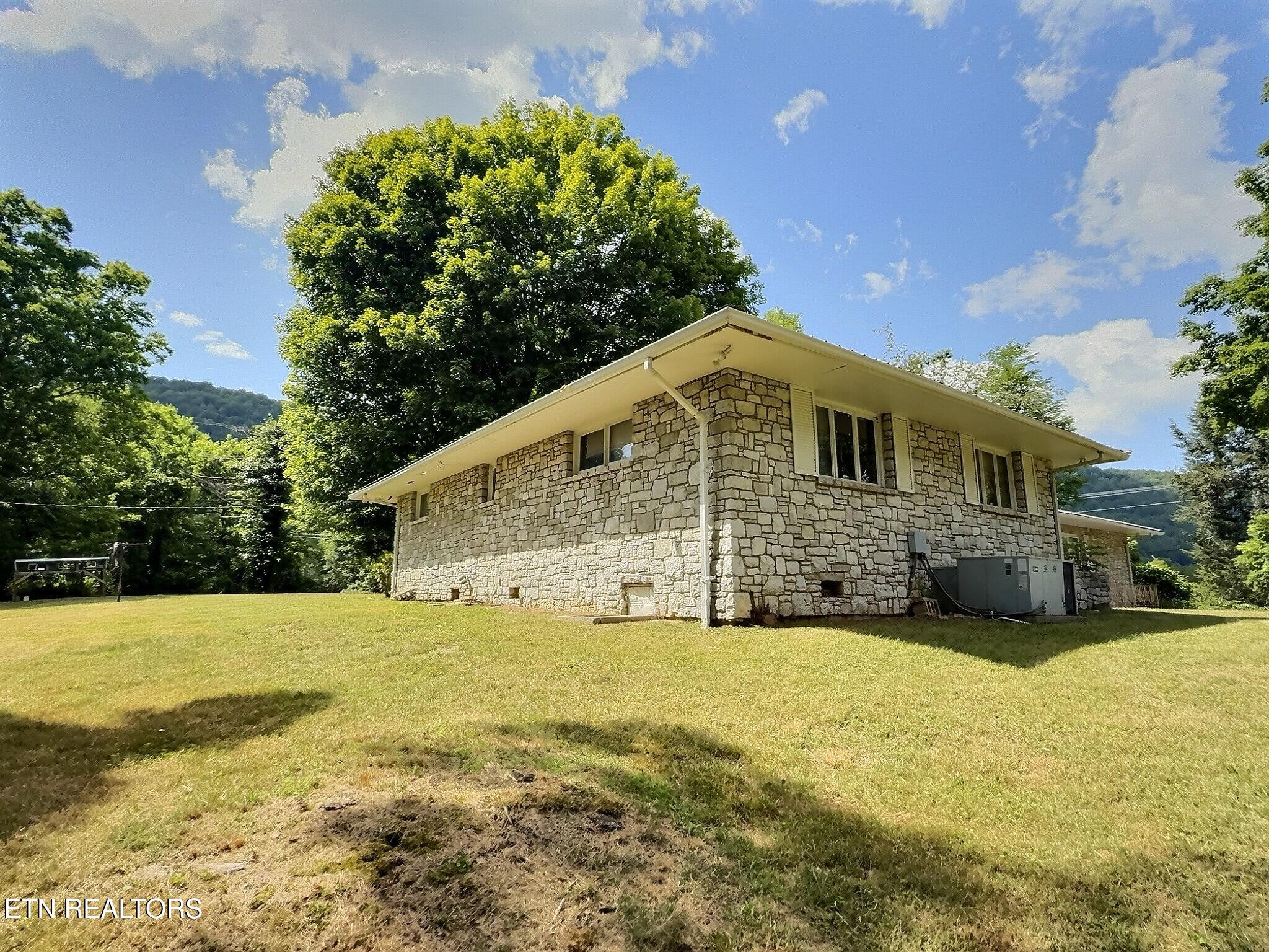 1206 Back Valley Rd