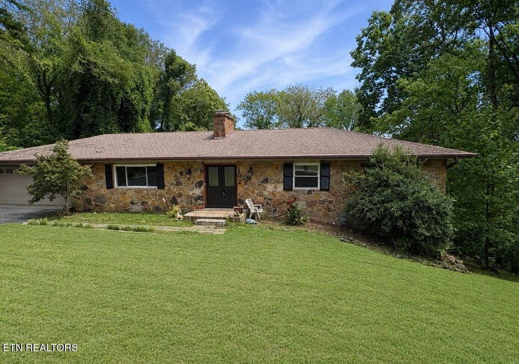 Photo of 102 E Morningside Drive, Oak Ridge, TN 37830 (MLS # 1353264)