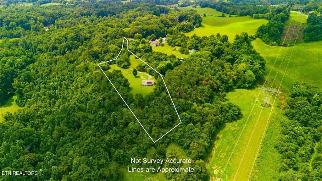 Photo of 1524 Long Rd, Lenoir City, TN 37772 (MLS # 1356317)