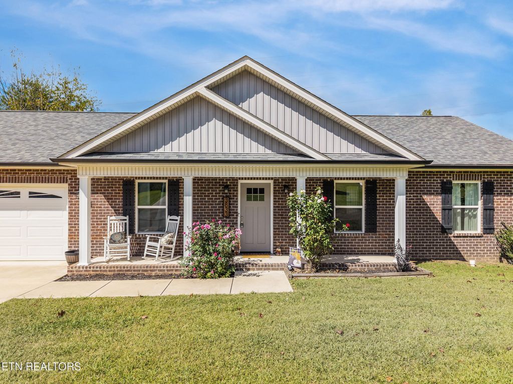 Photo of 3833 Hillside Terrace Lane, Knoxville, TN 37924 (MLS # 1317285)