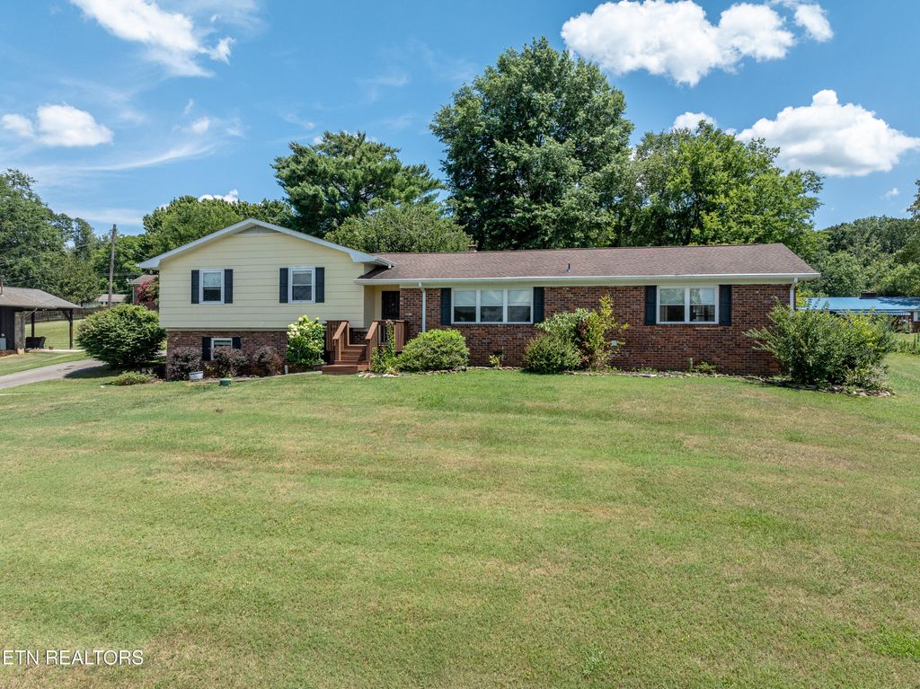 Photo of 1119 Scenic Hill Drive, Louisville, TN 37777 (MLS # 1308826)