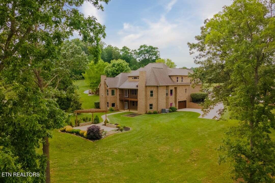 118 Luxury Lane