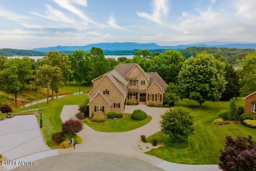 118 Luxury Lane