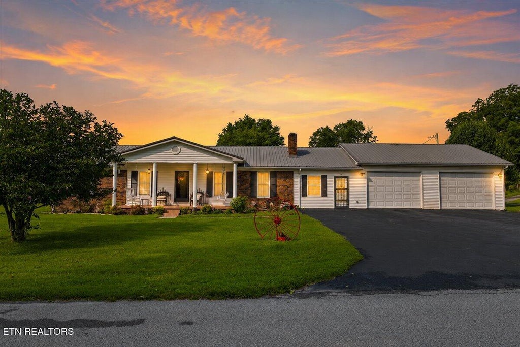 Photo of 177 Thomas Rd, Speedwell, TN 37870 (MLS # 1352028)