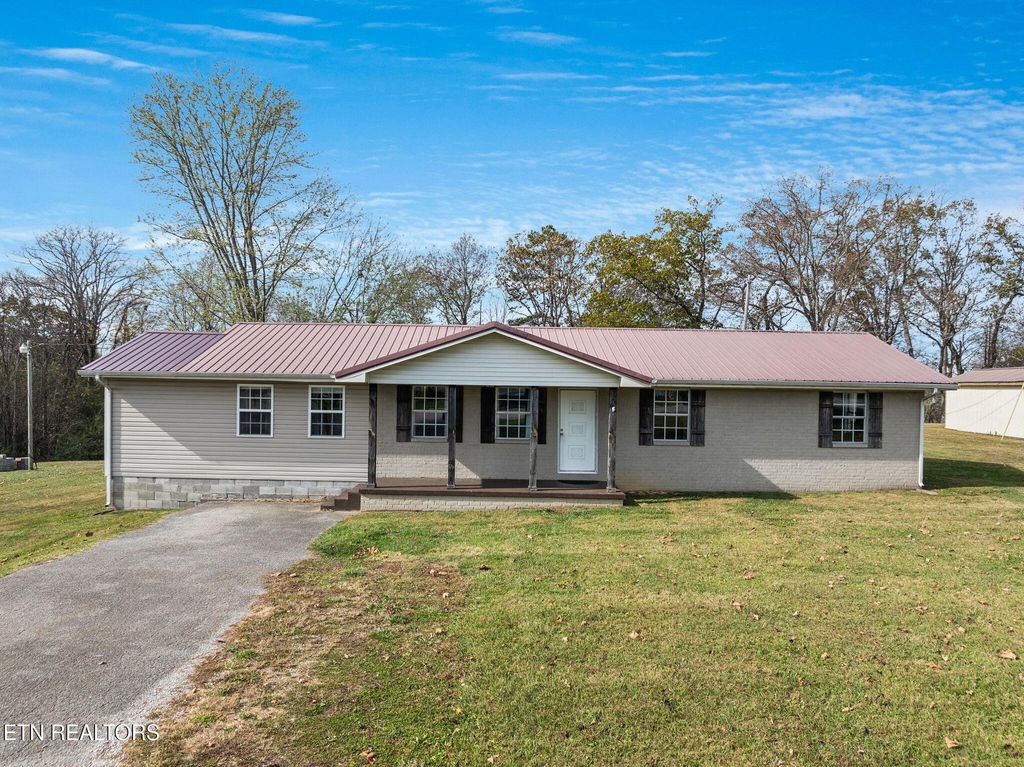 Photo of 308 N Rose St, Wartburg, TN 37887 (MLS # 1282477)