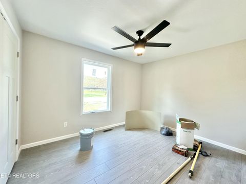 Tiny photo for 609 Glendale Ave, Clinton, TN 37716 (MLS # 1318341)
