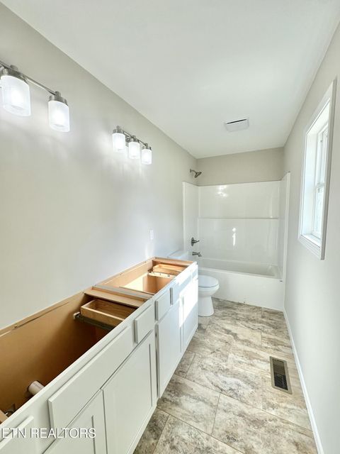 Tiny photo for 609 Glendale Ave, Clinton, TN 37716 (MLS # 1318341)