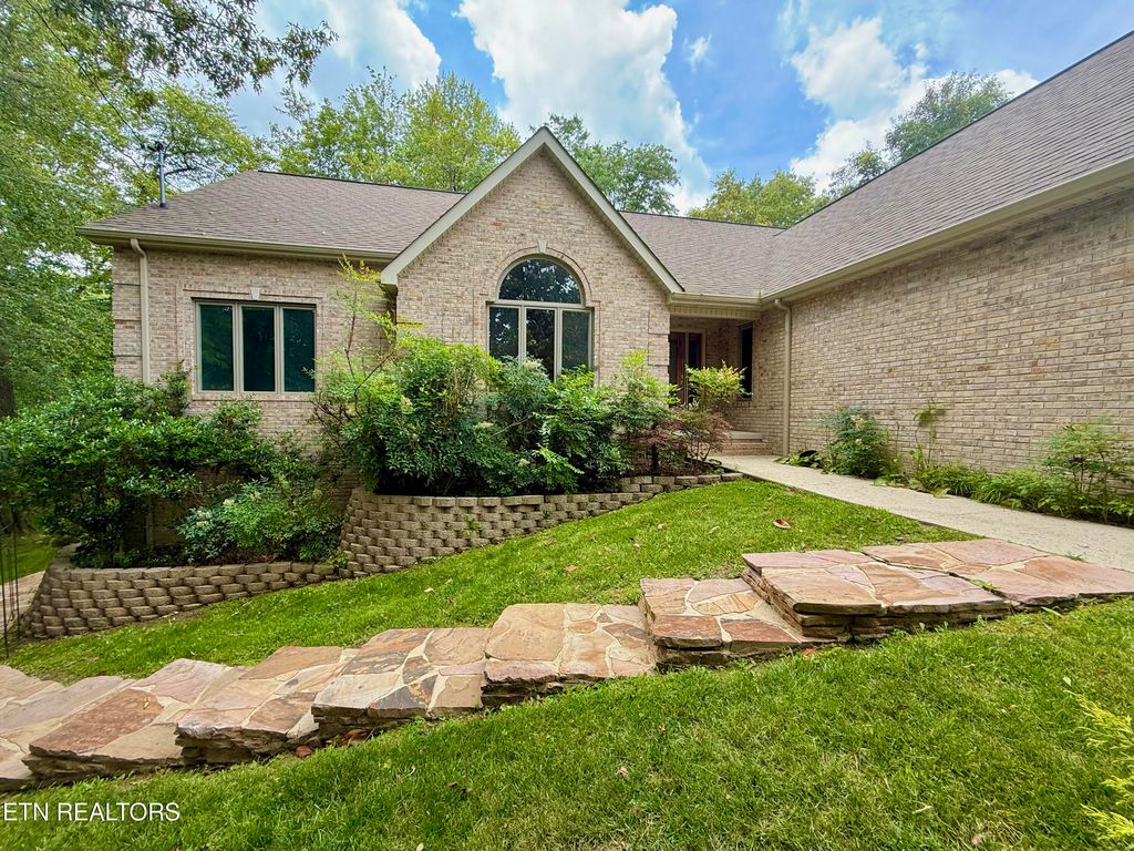 Photo of 17 Kenwood Court, Crossville, TN 38558 (MLS # 1304662)