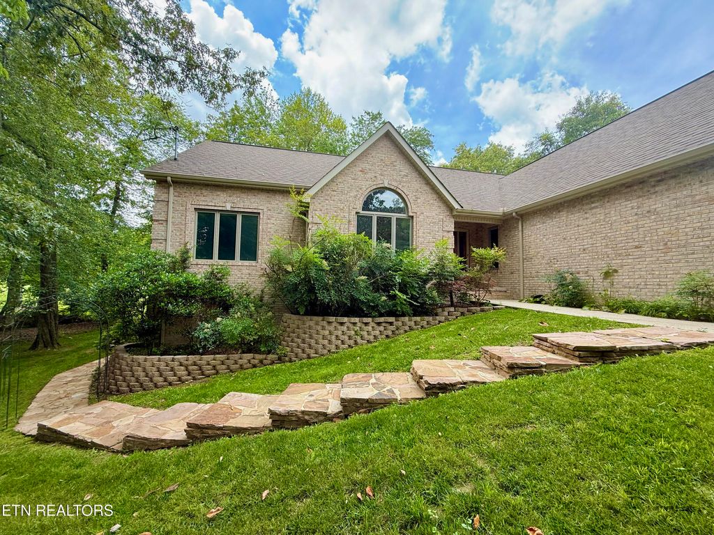 Photo of 17 Kenwood Court, Crossville, TN 38558 (MLS # 1304662)