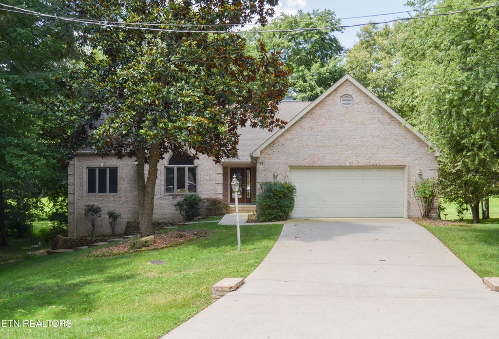 Photo of 17 Kenwood Court, Crossville, TN 38558 (MLS # 1304662)