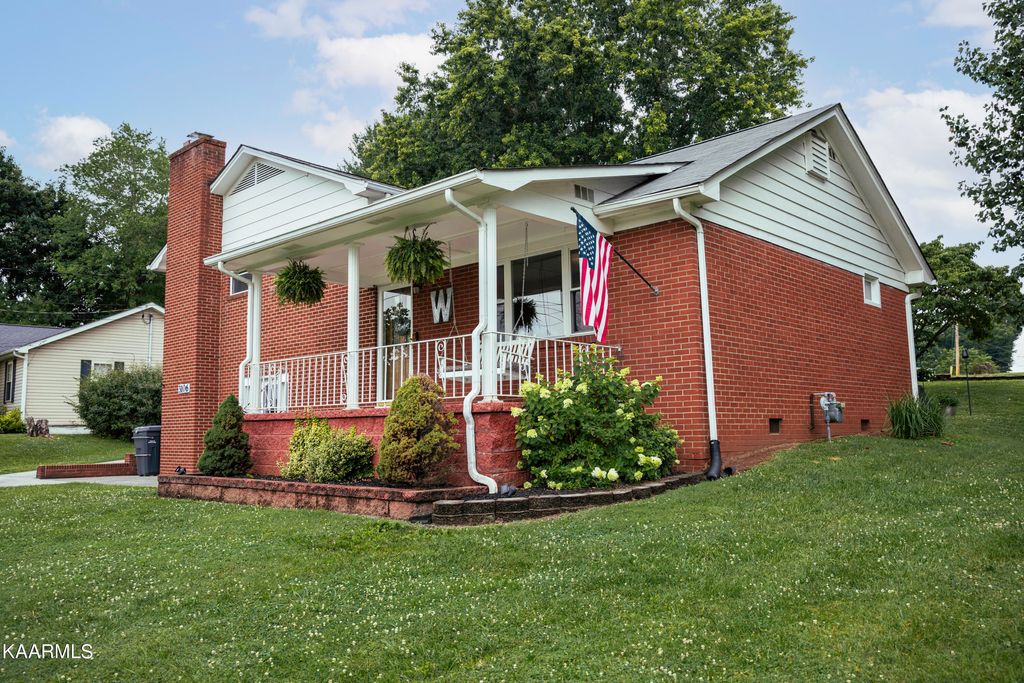 Photo of 3106 Deering St, White Pine, TN 37890 (MLS # 1235095)