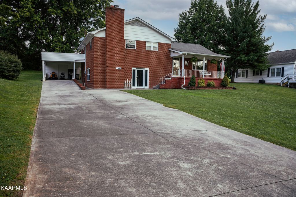 Photo of 3106 Deering St, White Pine, TN 37890 (MLS # 1235095)