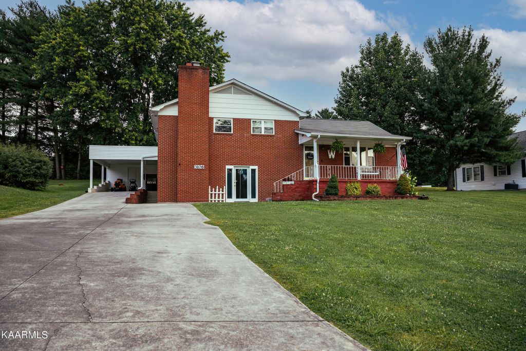Photo of 3106 Deering St, White Pine, TN 37890 (MLS # 1235095)