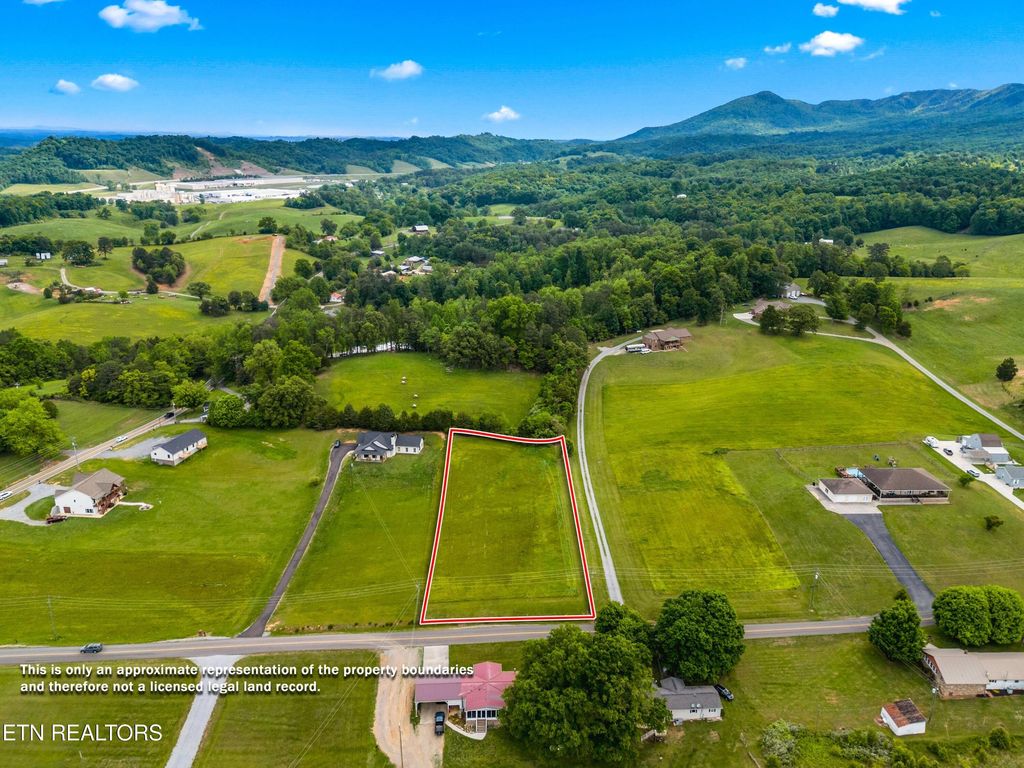Photo of 13 County Line Rd, Dandridge, TN 37725 (MLS # 1339410)