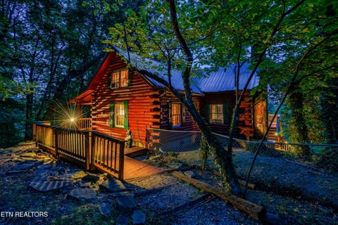 Photo of 1008 E Foothills Drive, Gatlinburg, TN 37738 (MLS # 1358394)