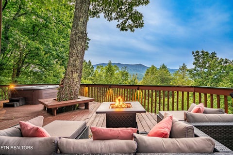 Tiny photo for 1008 E Foothills Drive, Gatlinburg, TN 37738 (MLS # 1358394)