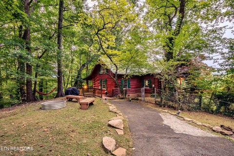 Tiny photo for 1008 E Foothills Drive, Gatlinburg, TN 37738 (MLS # 1358394)