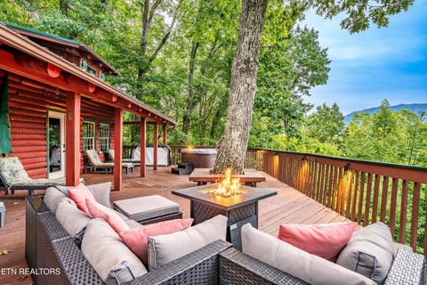 Tiny photo for 1008 E Foothills Drive, Gatlinburg, TN 37738 (MLS # 1358394)