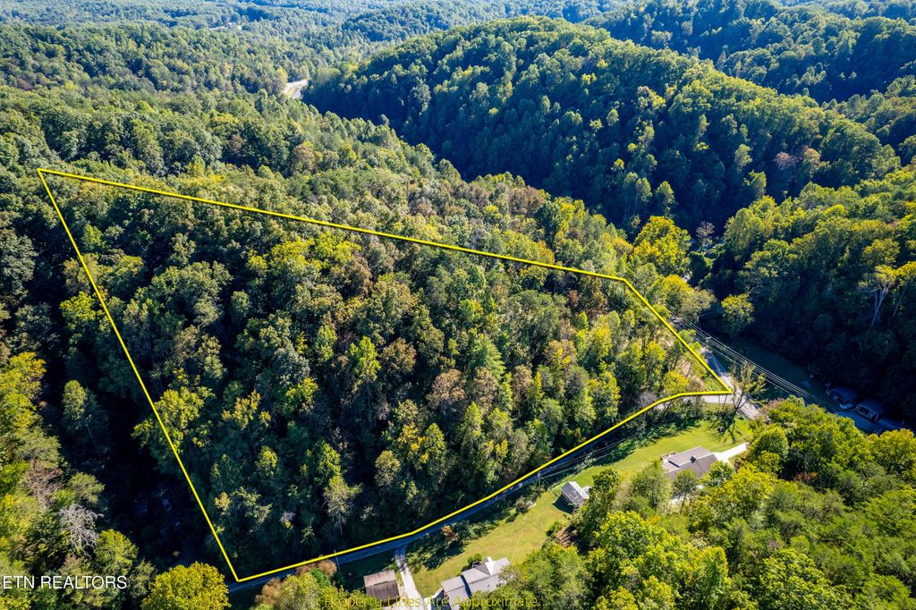 Photo of 883 Jama Way, Maryville, TN 37803 (MLS # 1317653)