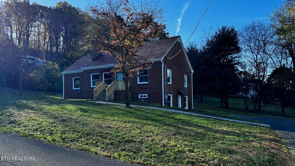 Photo of 905 Starlite Rd, Louisville, TN 37777 (MLS # 1282533)