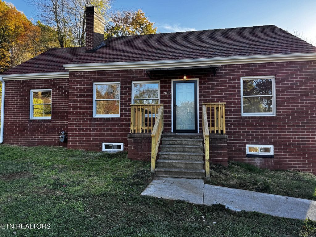 Photo of 905 Starlite Rd, Louisville, TN 37777 (MLS # 1282533)