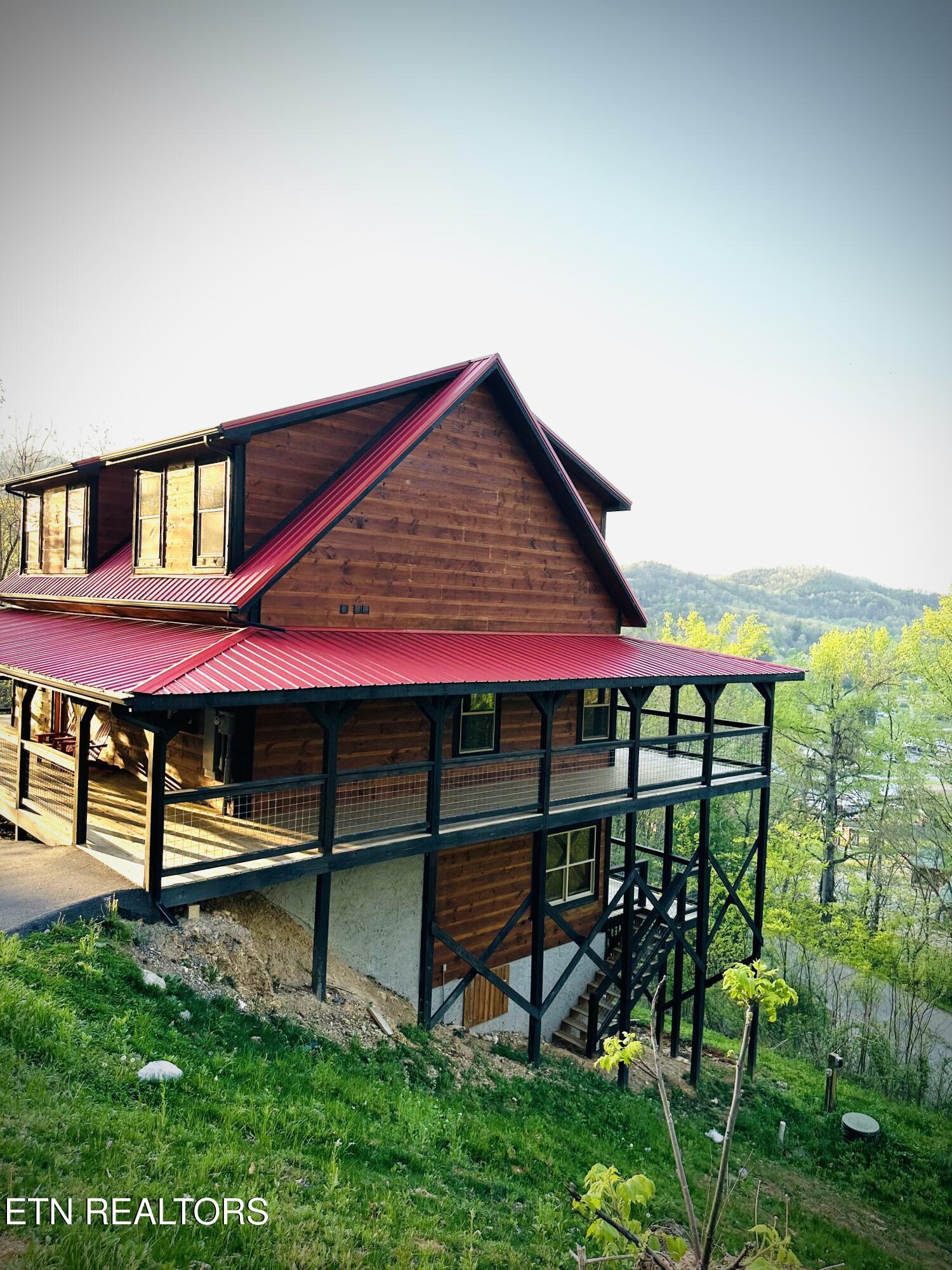 3305 Red Wolfe Rd