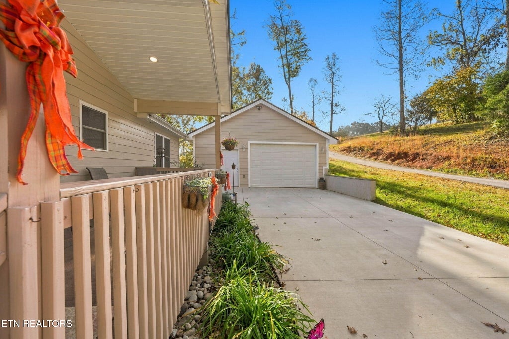 Photo of 134 Doe Crossing, LaFollette, TN 37766 (MLS # 1360523)