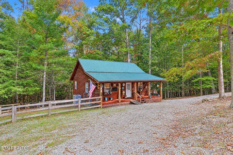 Photo of 728 Deer Haven Tr, Jamestown, TN 38556 (MLS # 1360020)