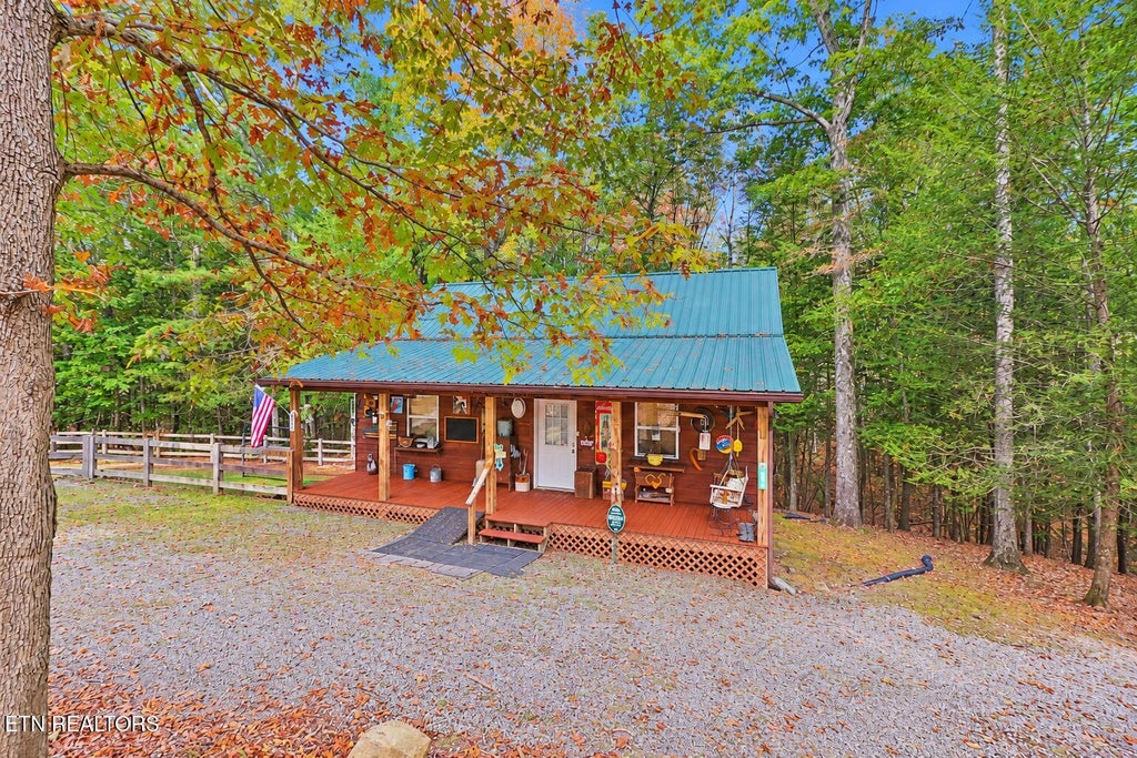 Photo of 728 Deer Haven Tr, Jamestown, TN 38556 (MLS # 1360020)