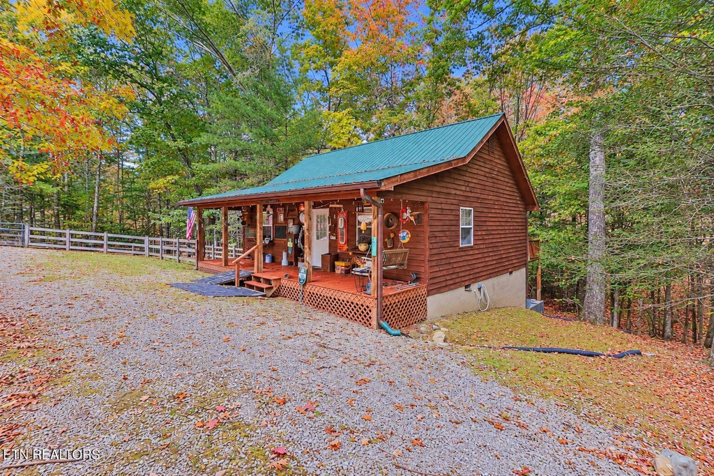 Photo of 728 Deer Haven Tr, Jamestown, TN 38556 (MLS # 1360020)