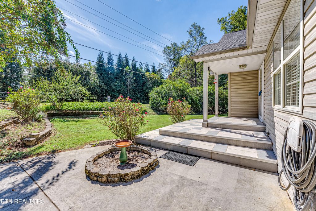 Photo of 4701 Skyline Drive, Knoxville, TN 37914 (MLS # 1318062)