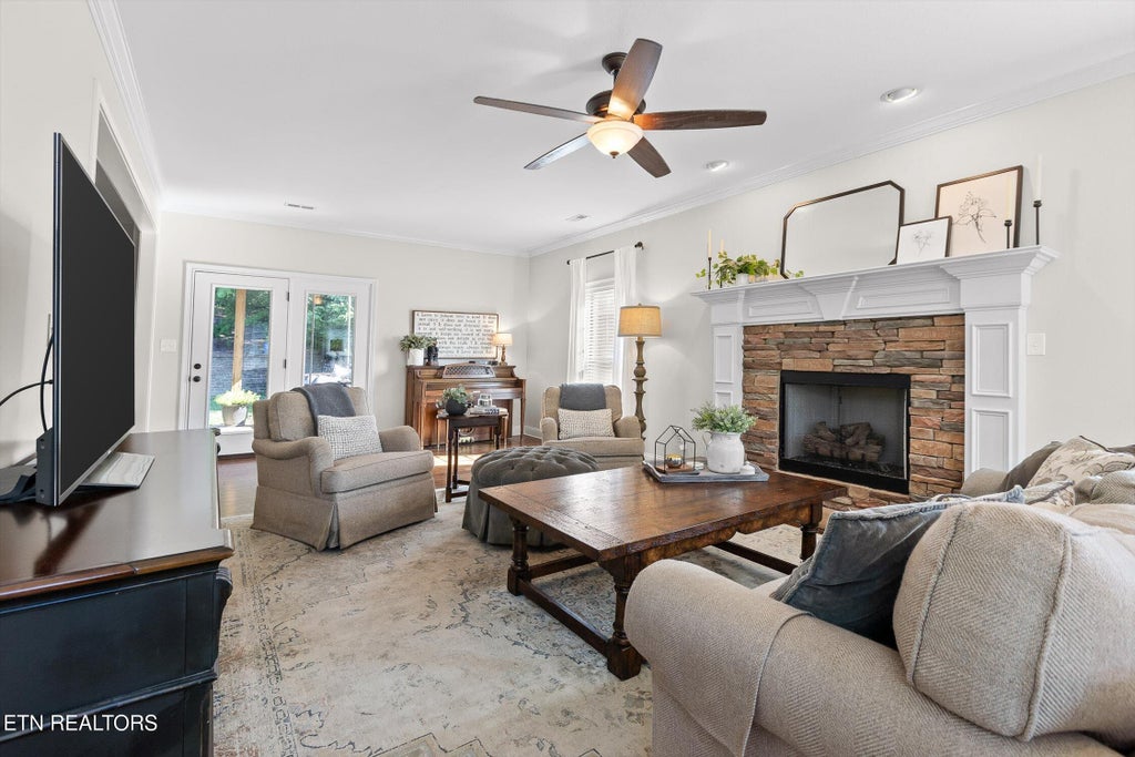 Photo of 10045 Fox Cove Rd, Knoxville, TN 37922 (MLS # 1312879)