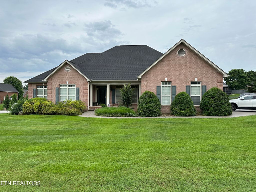 Photo of 1639 Aberdeen Drive, Alcoa, TN 37701 (MLS # 1266032)