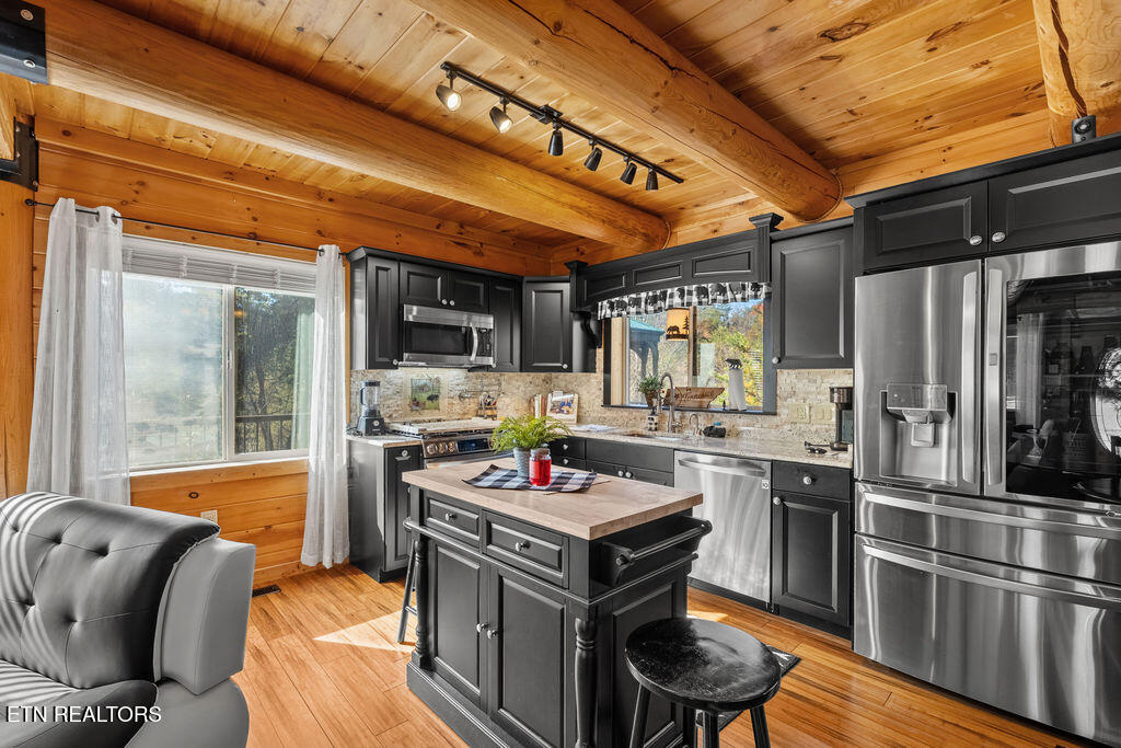 1347 Zachary Thomas Lane