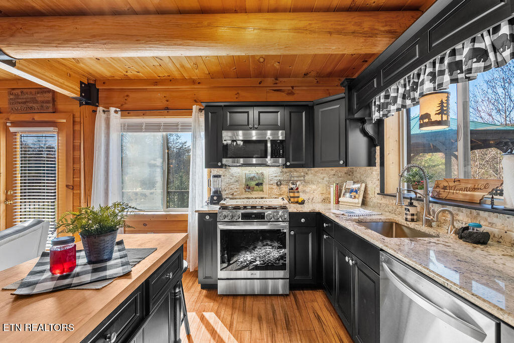 1347 Zachary Thomas Lane