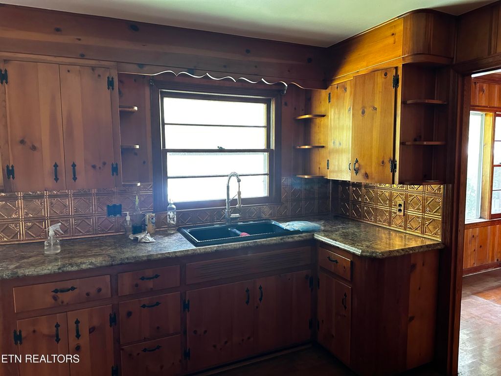 Photo of 2064 Chapman Highway Hwy, Sevierville, TN 37876 (MLS # 1316197)