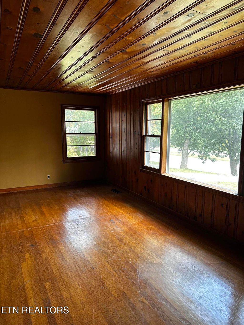 Photo of 2064 Chapman Highway Hwy, Sevierville, TN 37876 (MLS # 1316197)