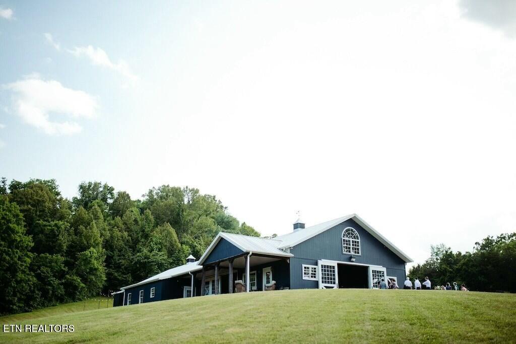 733 Mccubbins Rd