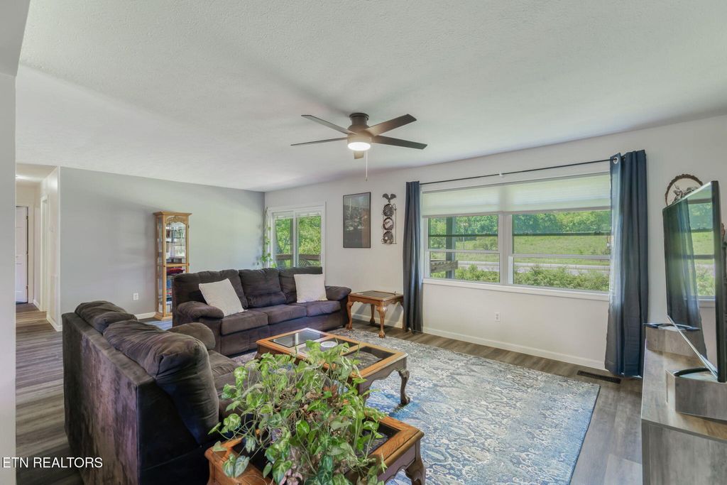 Photo of 209 Strawberry Lane, Caryville, TN 37714 (MLS # 1316628)