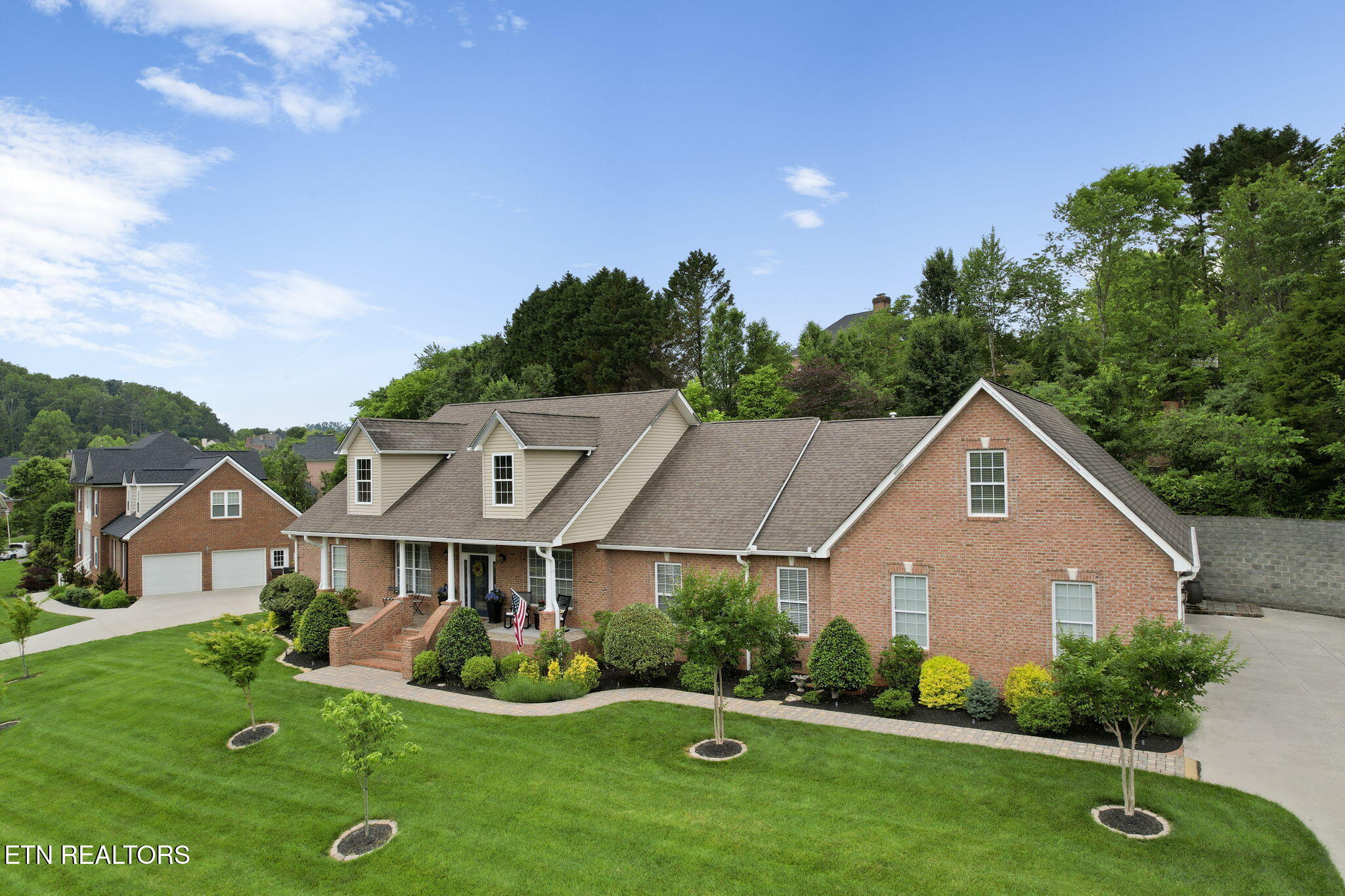 48 Riverside Drive