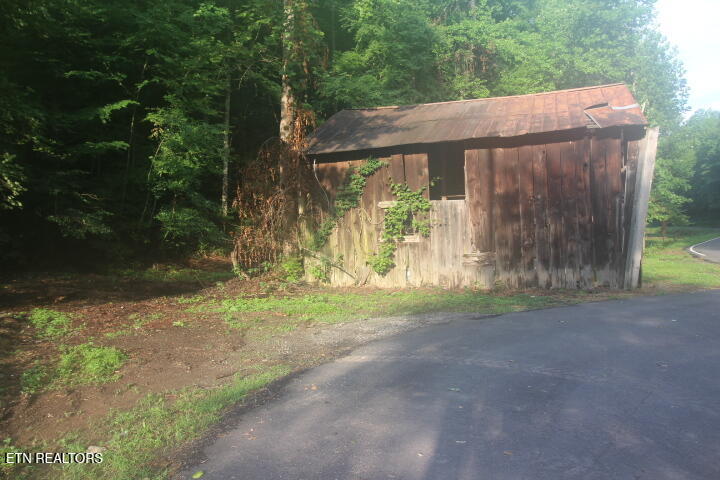 1970 Carrs Creek Rd