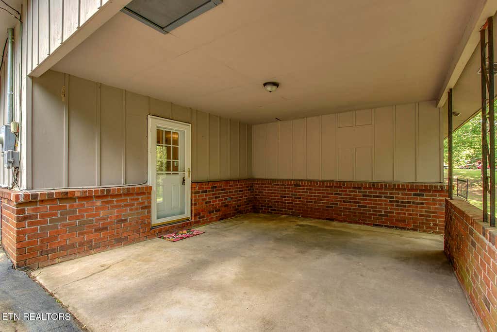 Photo of 226 Hillcrest Circle Drive, Decatur, TN 37322 (MLS # 1304741)