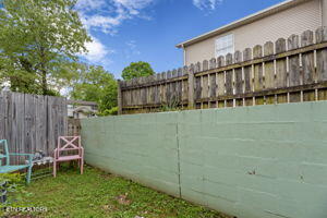 Knoxville, Tennessee 37918, United States, 2 Bedrooms Bedrooms, ,2 BathroomsBathrooms,Residential,Pending,122495